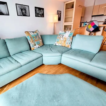 Red Apartament