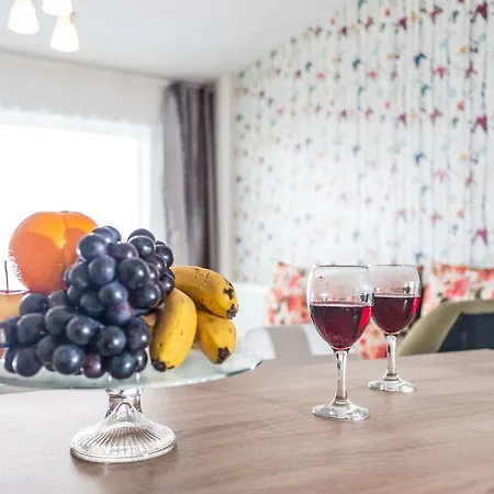 Red Apartament